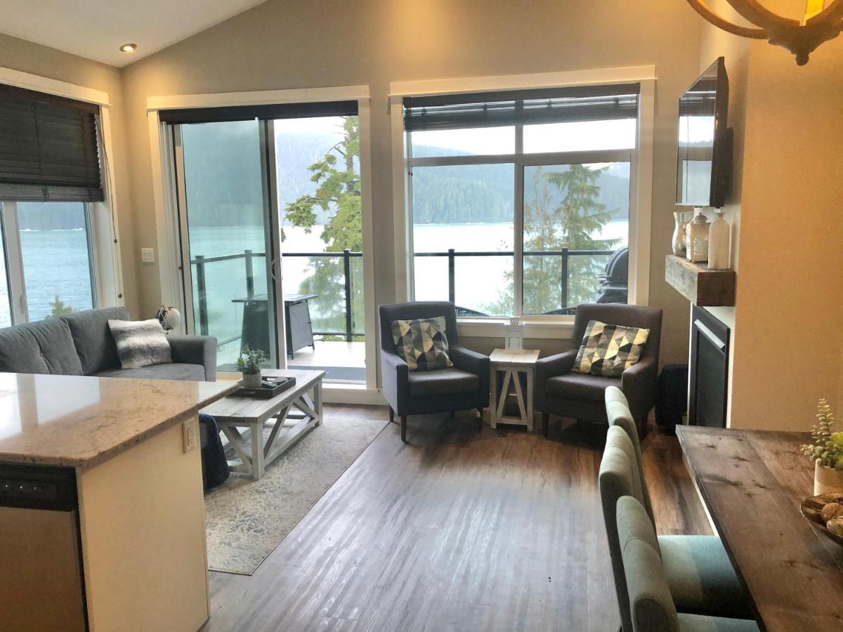 Sandy Feet Retreat Port Renfrew- Oceanfront 2Br Modern Cottage エクステリア 写真