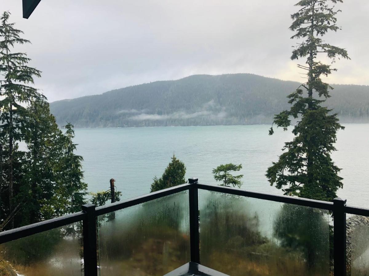 Sandy Feet Retreat Port Renfrew- Oceanfront 2Br Modern Cottage エクステリア 写真
